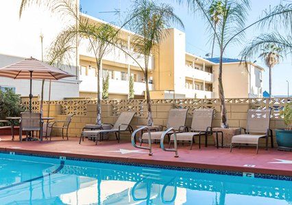 Dusk Hollywood Motel 3*